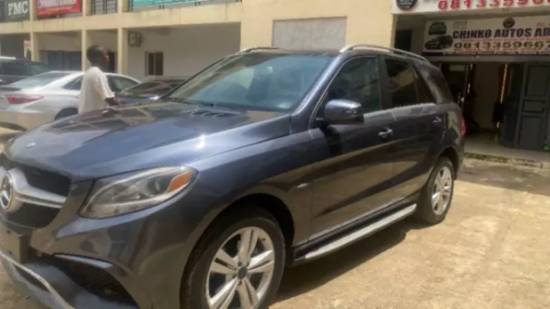 Mercedes-Benz ML-Class   - 2012