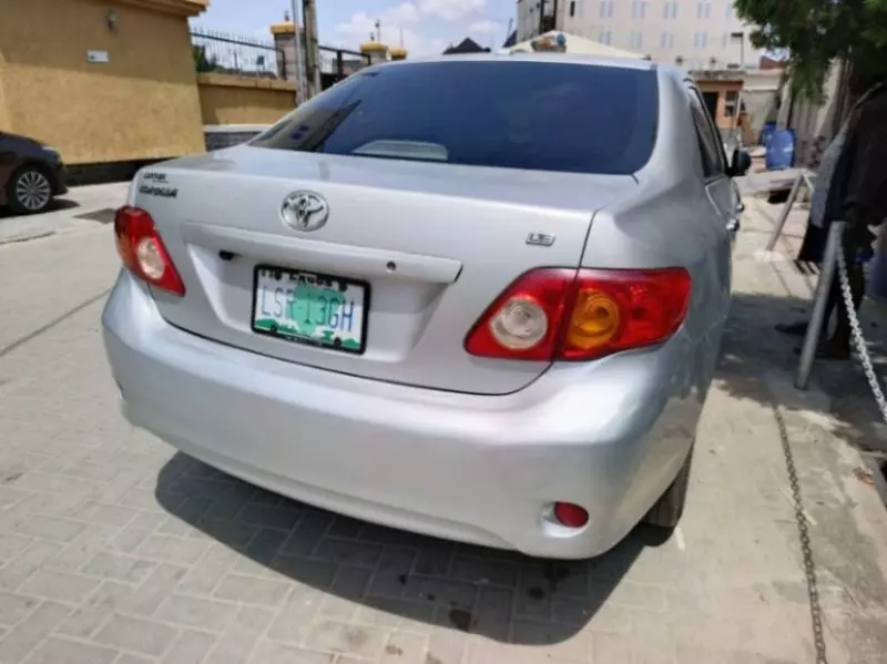 TOYOTA Corolla   - 2010