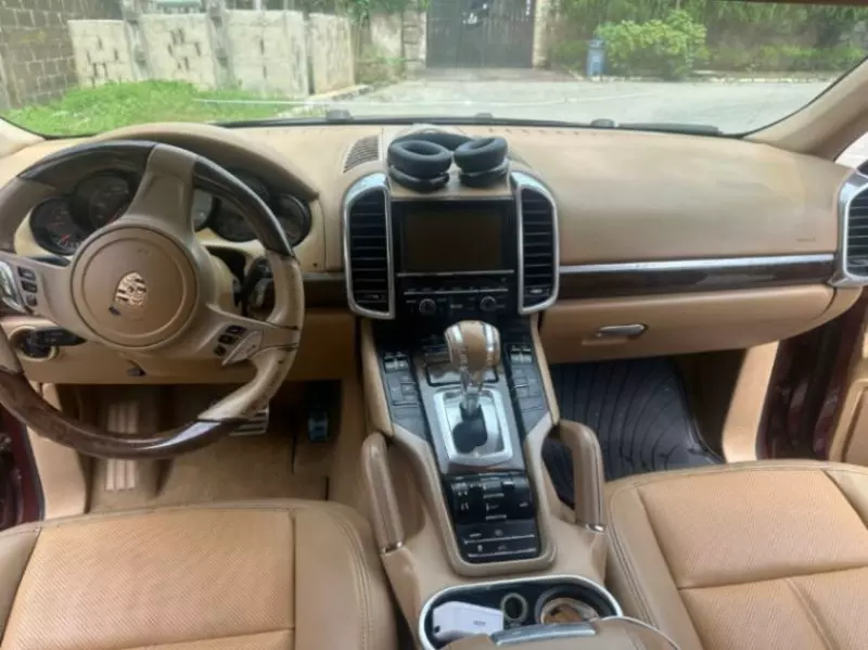 PORSCHE Cayenne - 2013