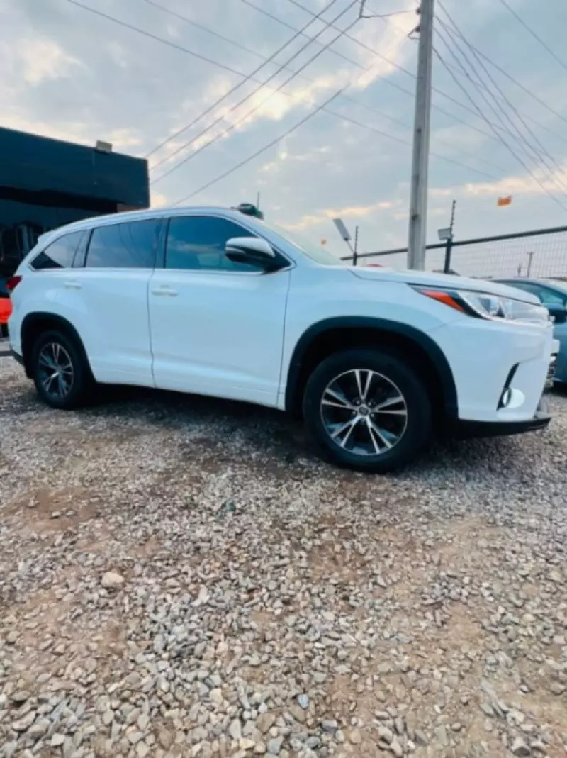 TOYOTA Highlander   - 2016
