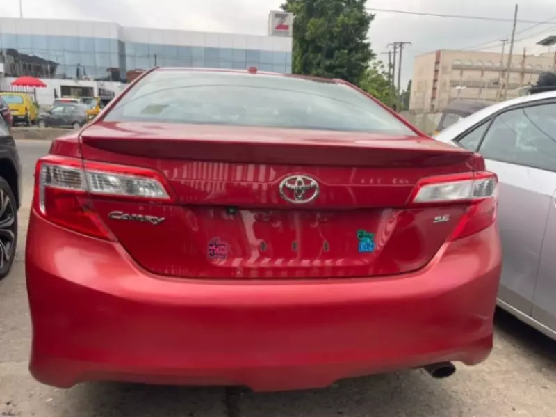 Toyota Camry   - 2012