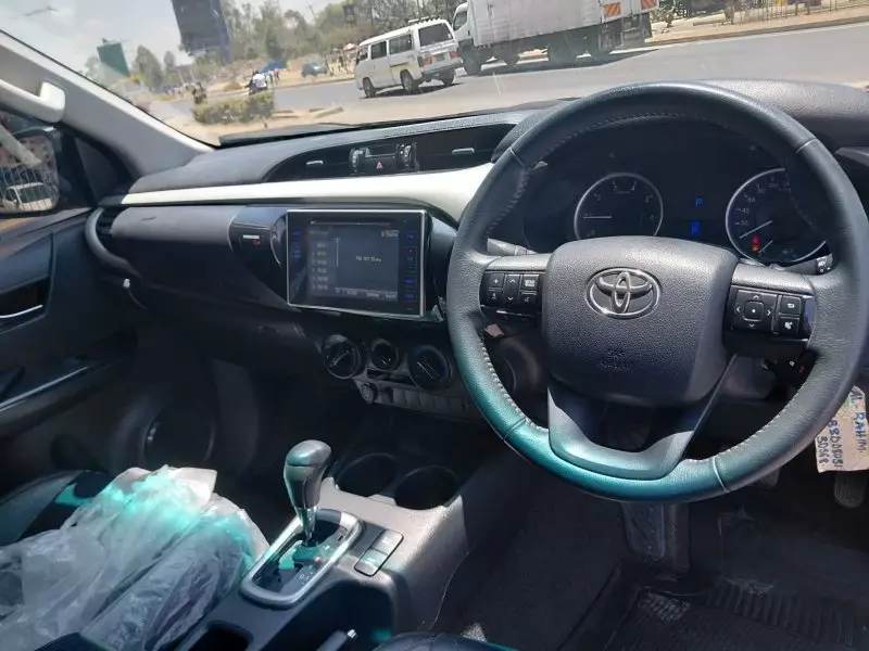 TOYOTA Hilux Revo - 2018