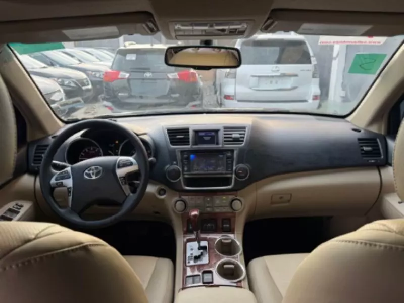 Toyota Highlander   - 2013