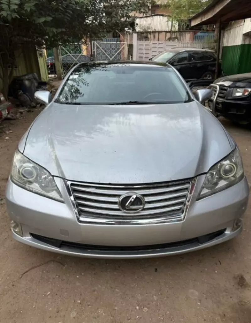 Lexus ES   - 2011