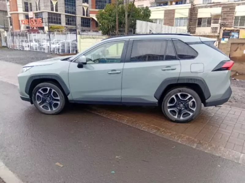Toyota RAV 4   - 2020