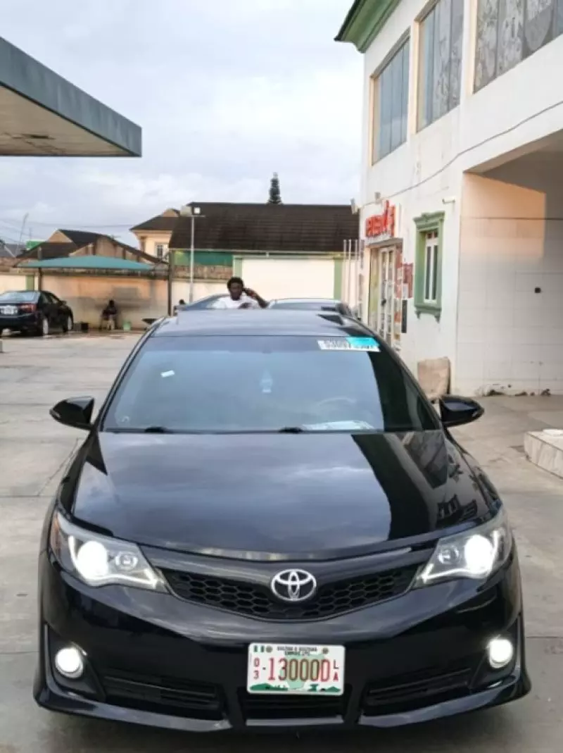 TOYOTA Camry - 2014