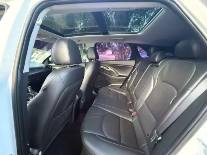 Hyundai Elantra   - 2019