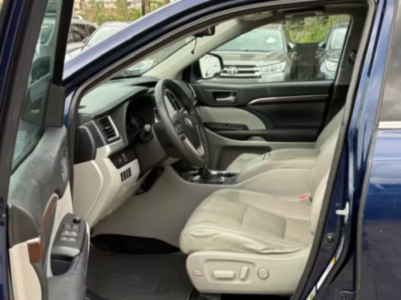 TOYOTA Highlander   - 2015