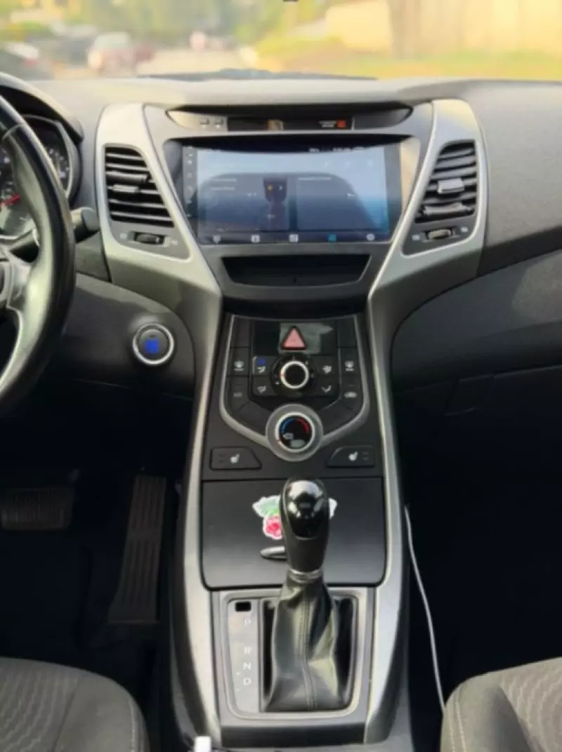 Hyundai Elantra   - 2015