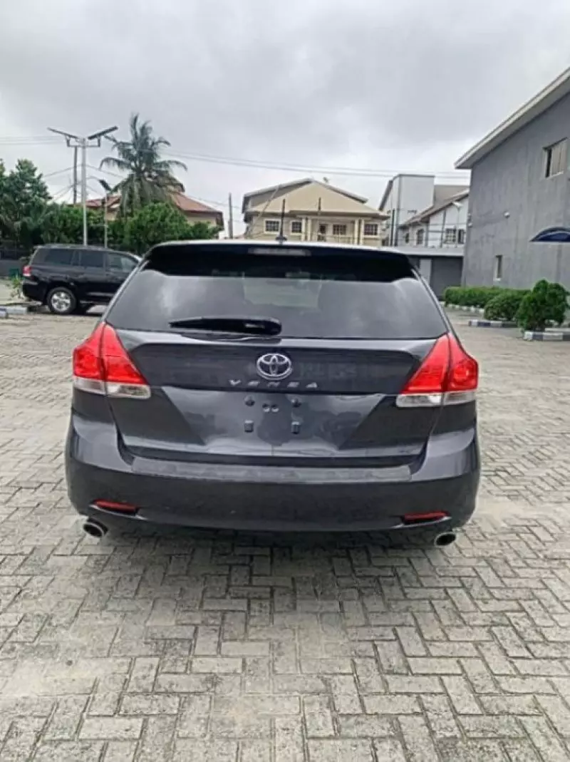 Toyota Venza   - 2010