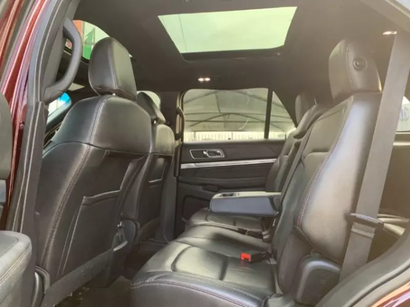 Ford Explorer   - 2018