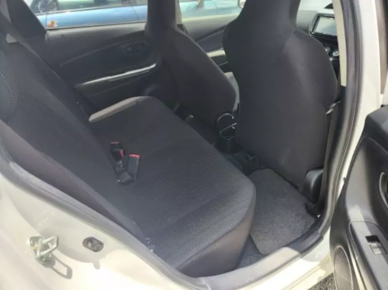 Toyota Vitz   - 2017