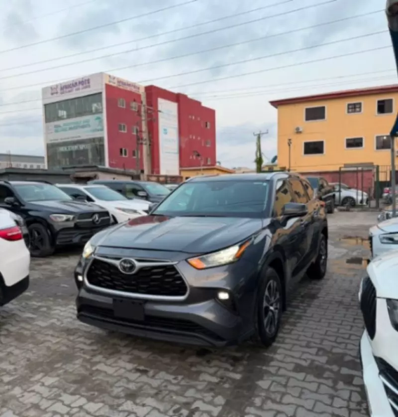 TOYOTA Highlander   - 2020