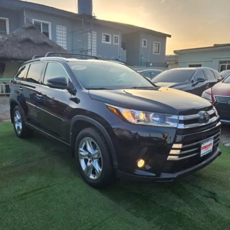 Toyota Highlander   - 2017