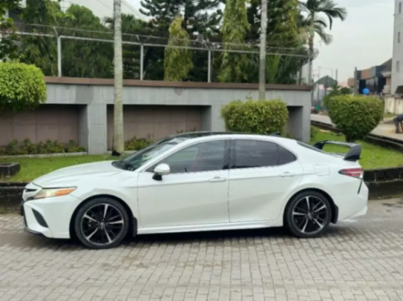 TOYOTA Camry   - 2019