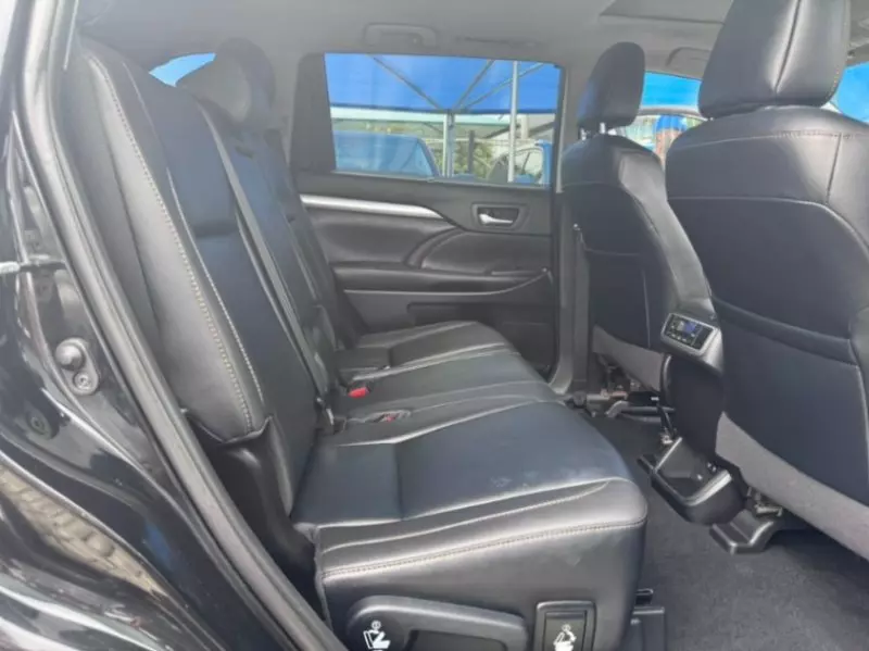 TOYOTA Highlander   - 2019
