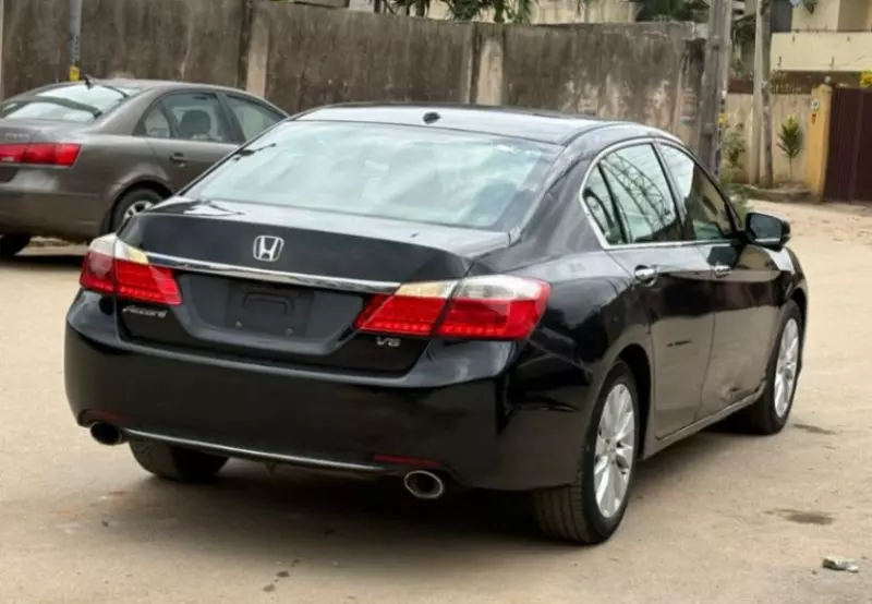 Honda Accord   - 2009