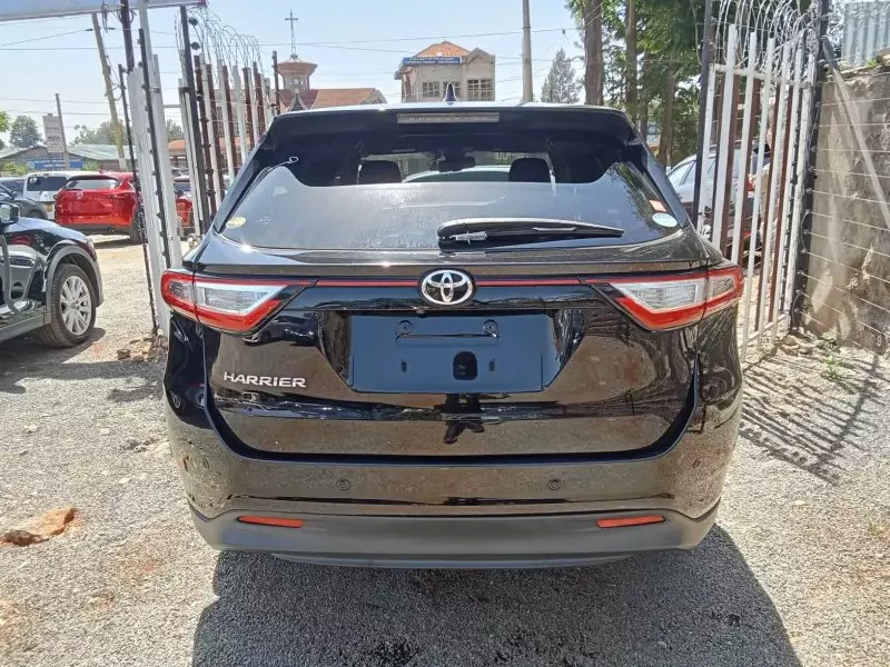 Toyota Harrier   - 2018