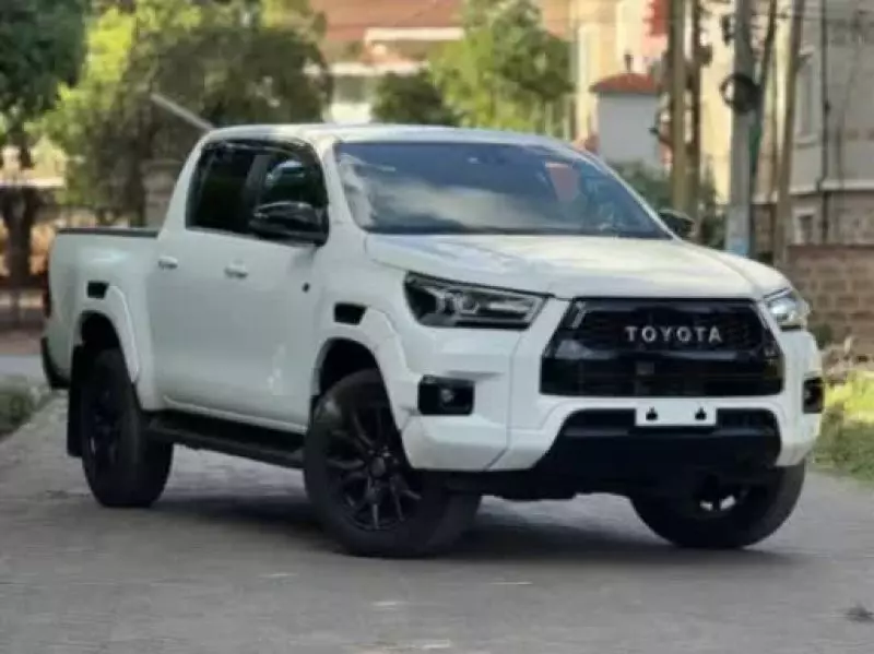 Toyota Hilux   - 2022