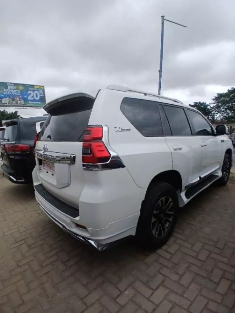 TOYOTA Landcruiser Prado   - 2019