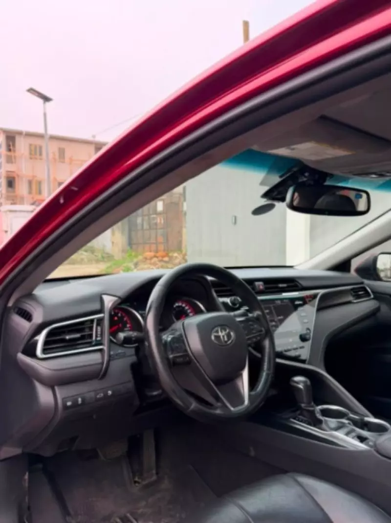 Toyota Camry   - 2018