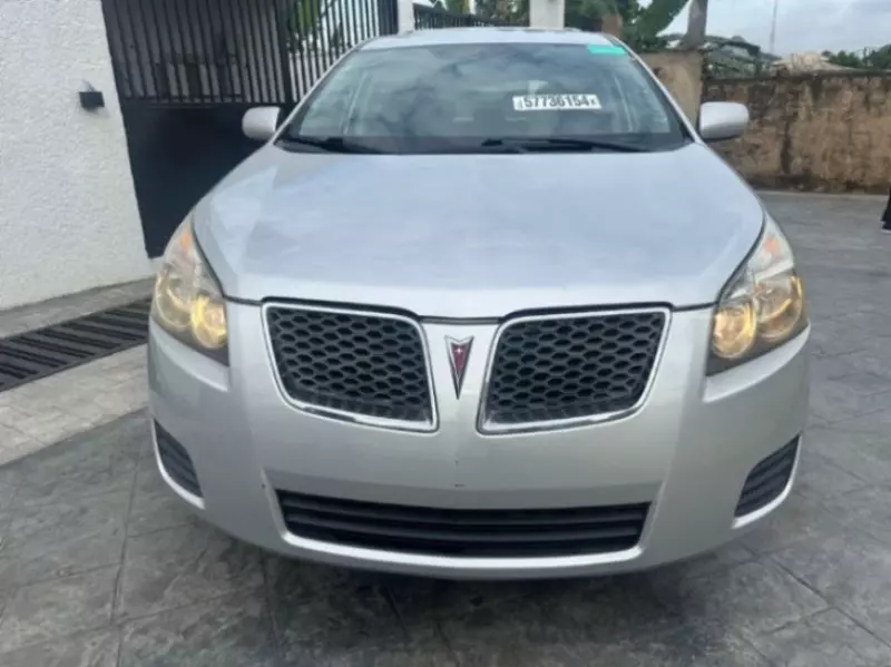 Pontiac Vibe   - 2009