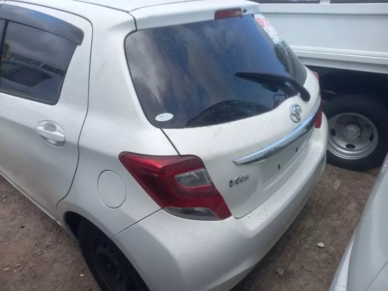 Toyota Vitz   - 2014