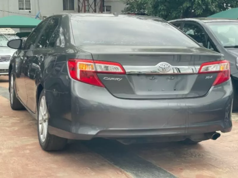 TOYOTA Camry   - 2012