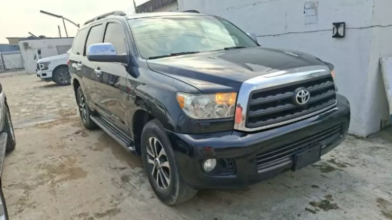 Toyota Sequoia   - 2009