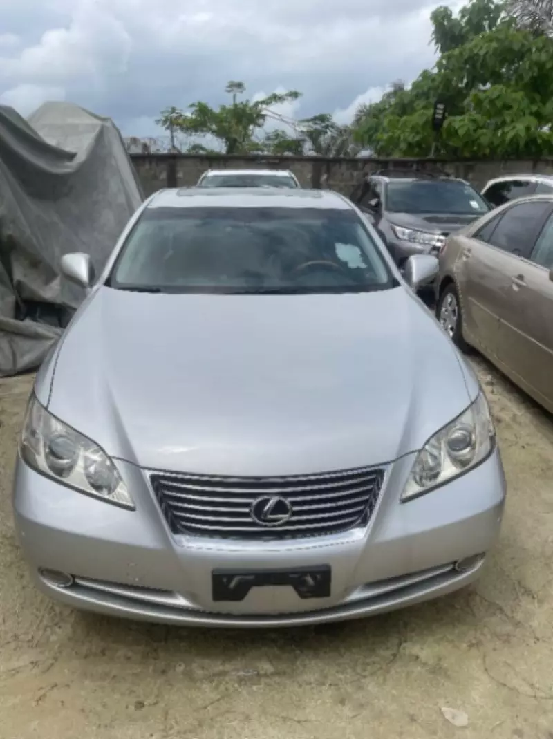 Lexus ES   - 2010