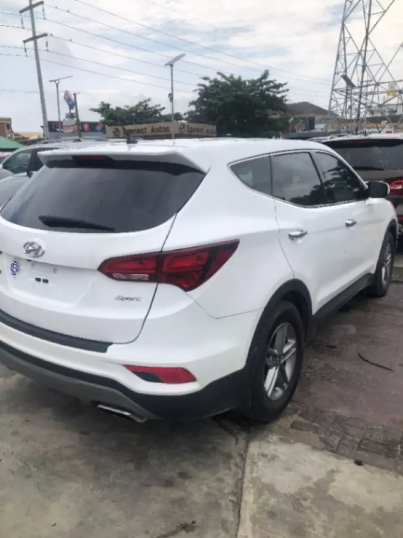 Hyundai Santa FE   - 2014