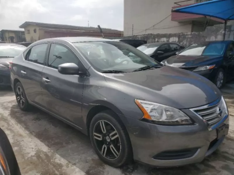 Nissan Sentra   - 2015