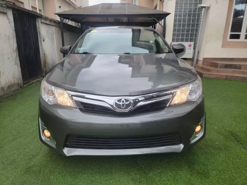 Toyota Camry   - 2013