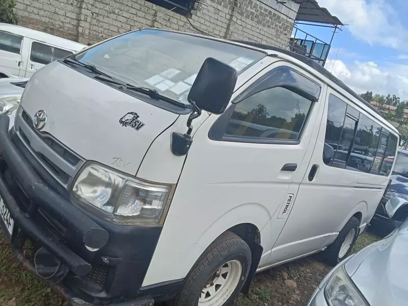 Toyota Hiace   - 2012