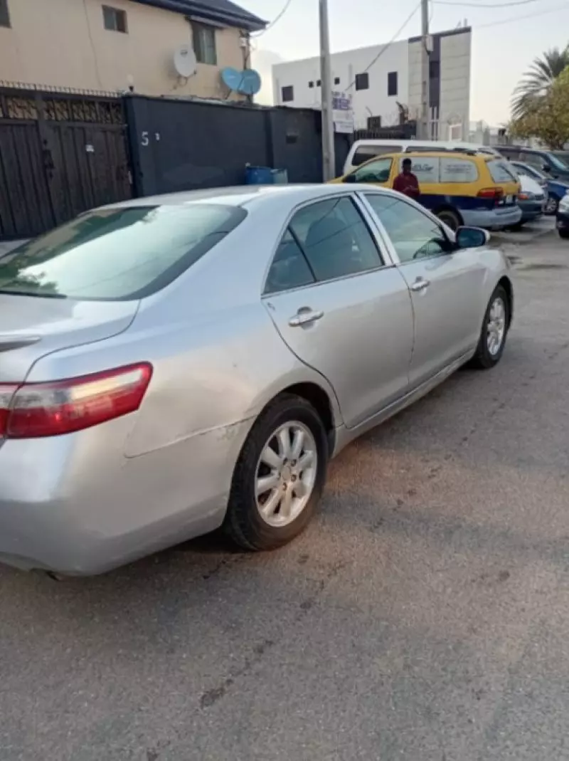 Toyota Camry   - 2009