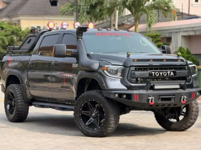 Toyota Tundra   - 2011