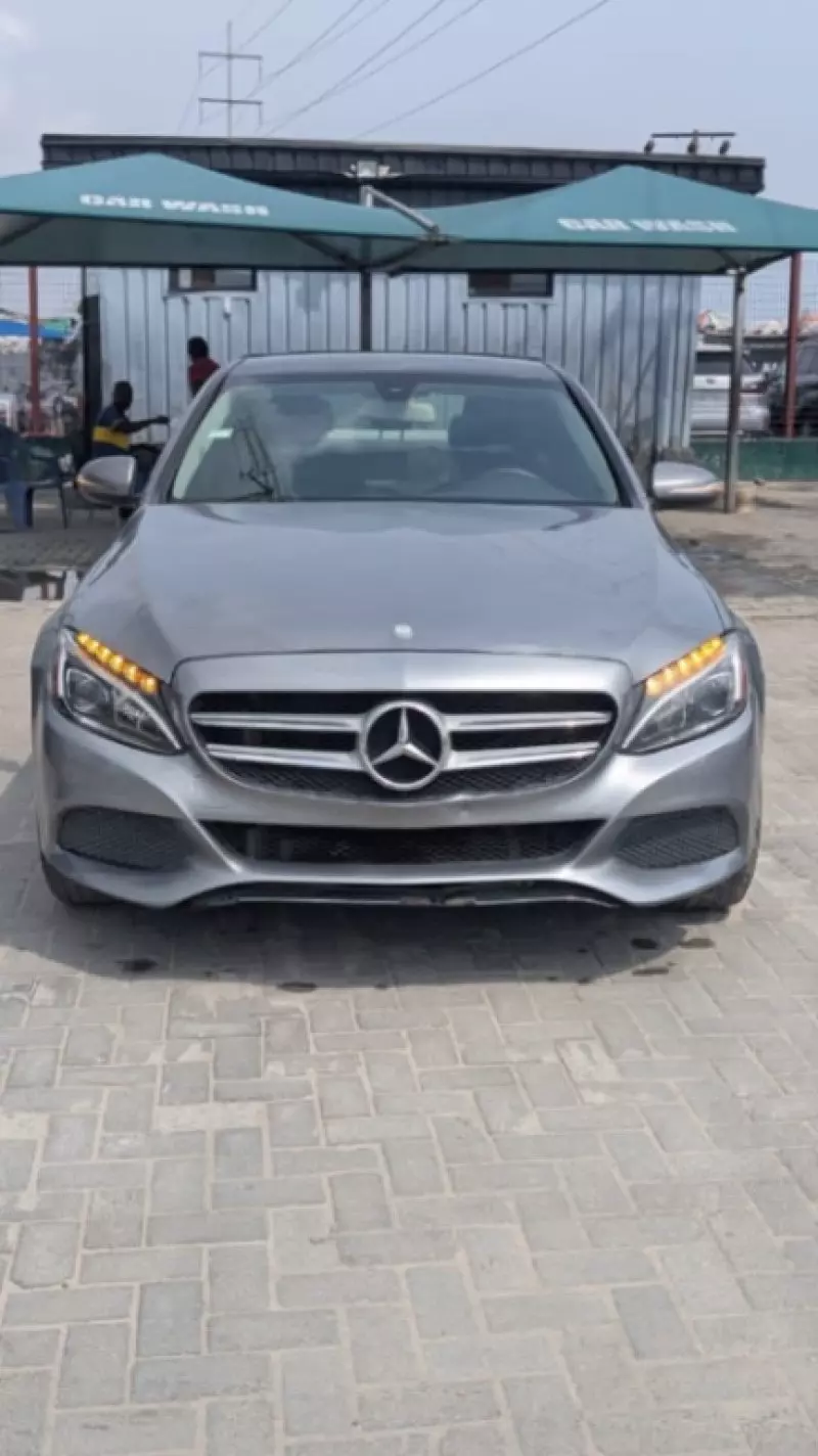 Mercedes-Benz C 300   - 2010