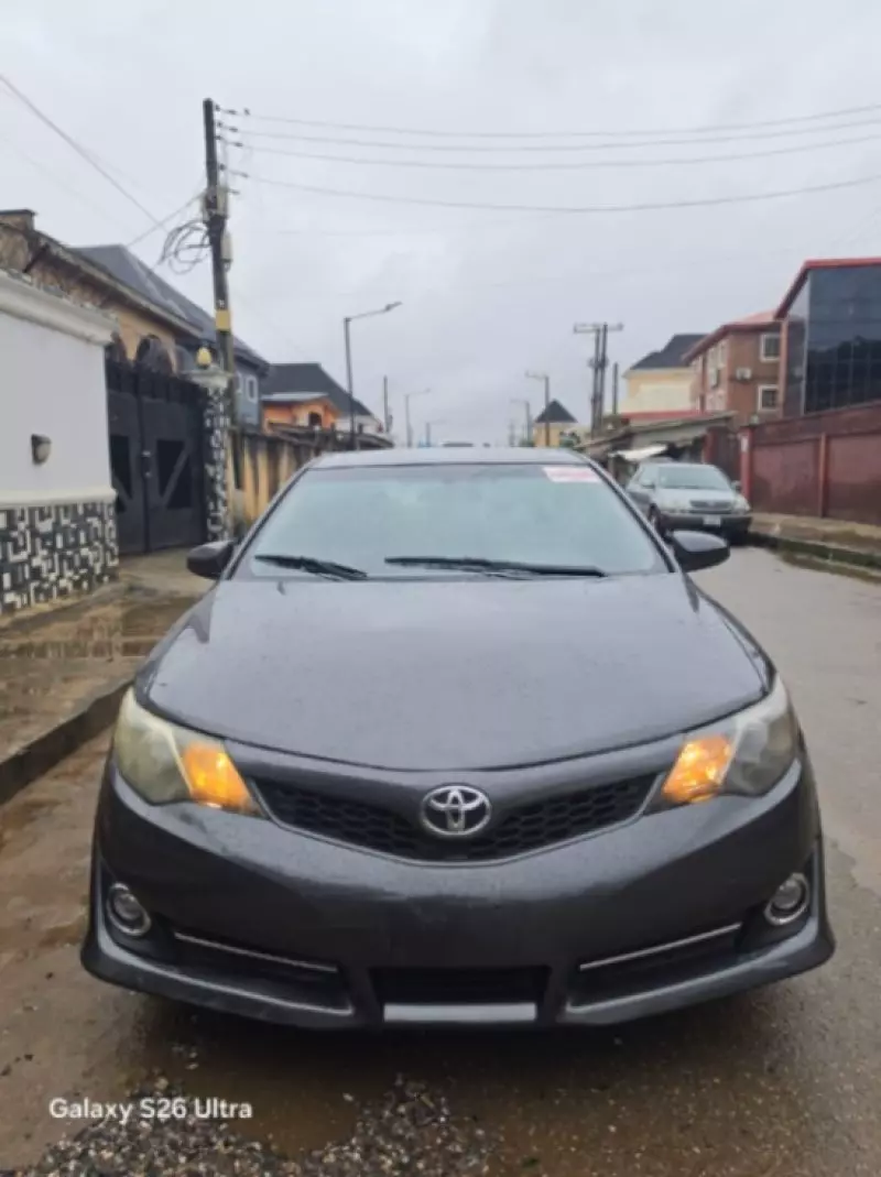 TOYOTA Camry - 2013