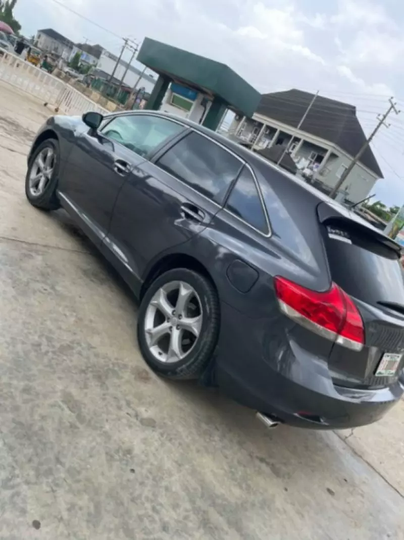 TOYOTA Venza   - 2012