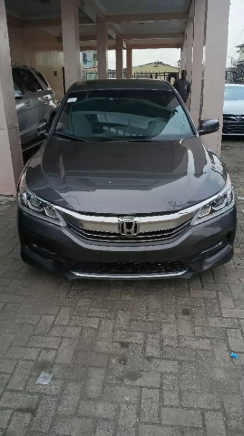 Honda Accord   - 2016