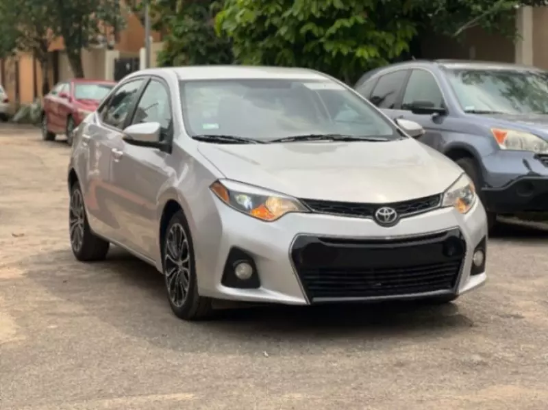 Toyota Corolla   - 2015