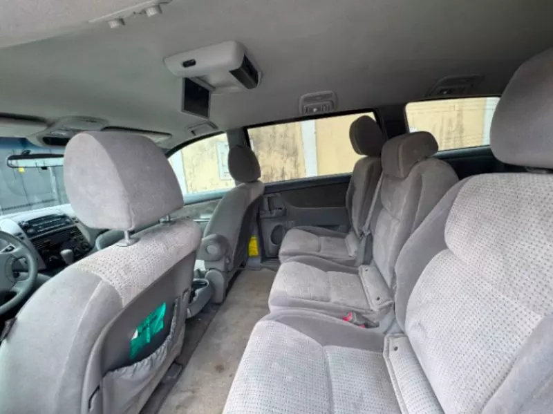 TOYOTA Sienna   - 2009