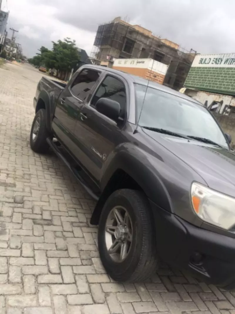 Toyota Tacoma   - 2012