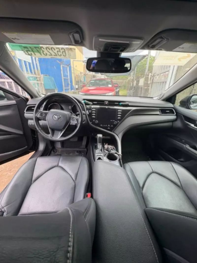 Toyota Camry - 2019