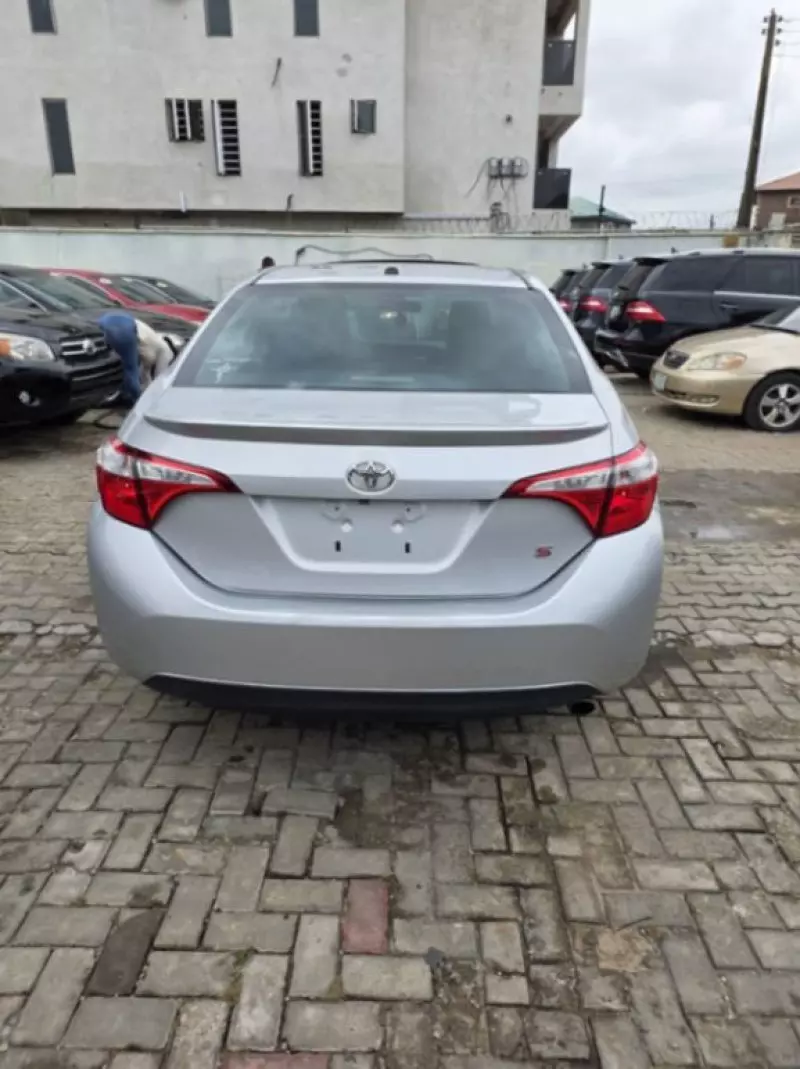 TOYOTA Corolla   - 2015