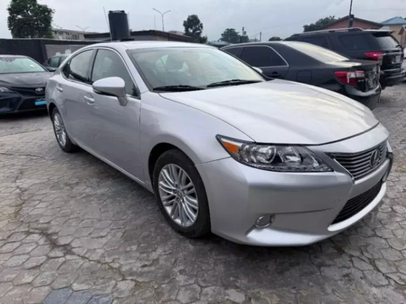 Lexus ES 350   - 2013