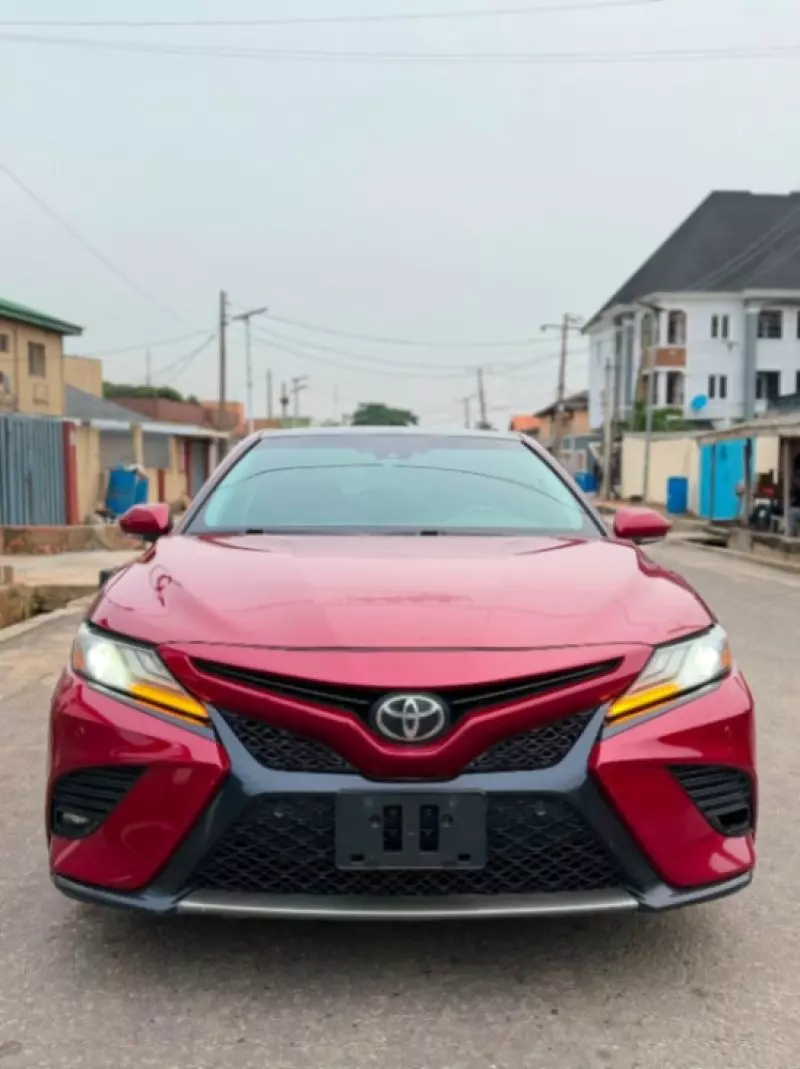 Toyota Camry   - 2018