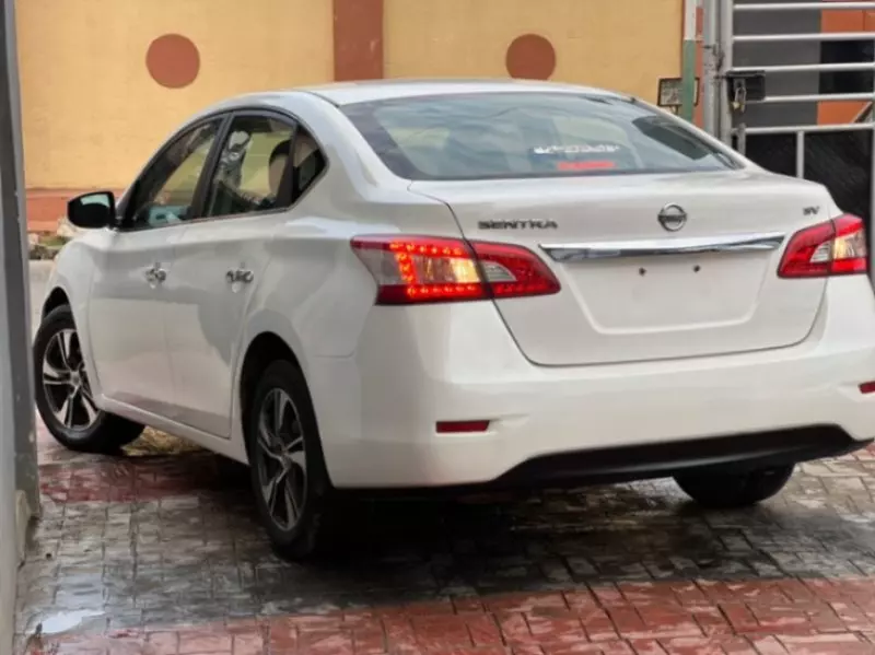 Nissan Sentra   - 2013