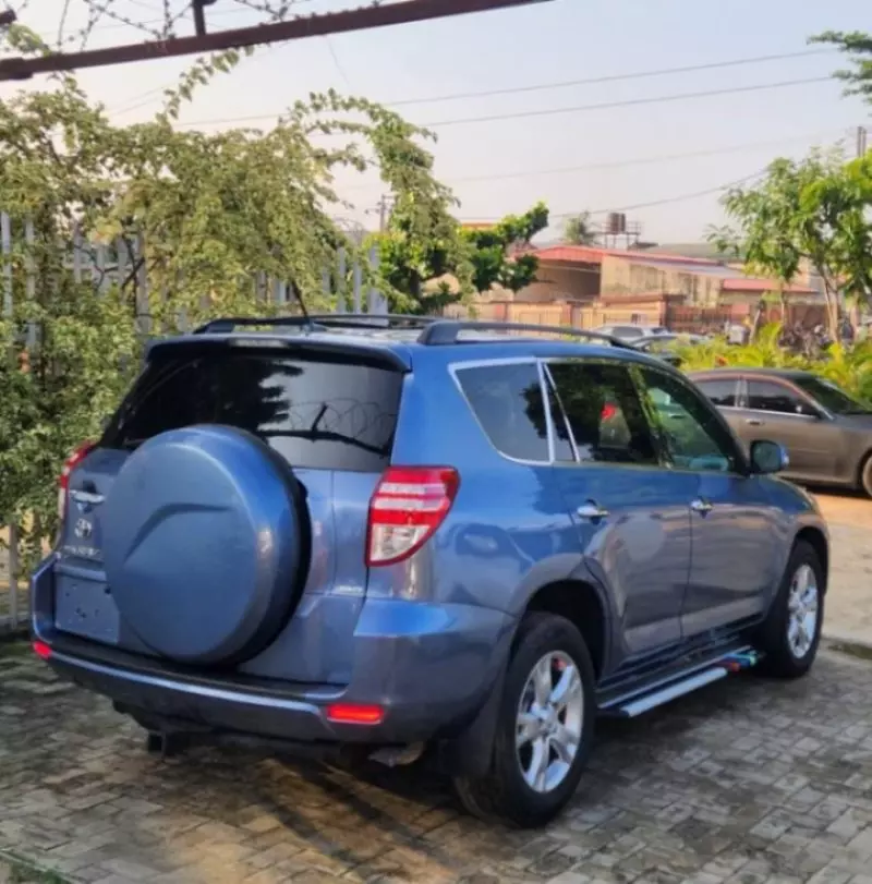 TOYOTA RAV 4   - 2010