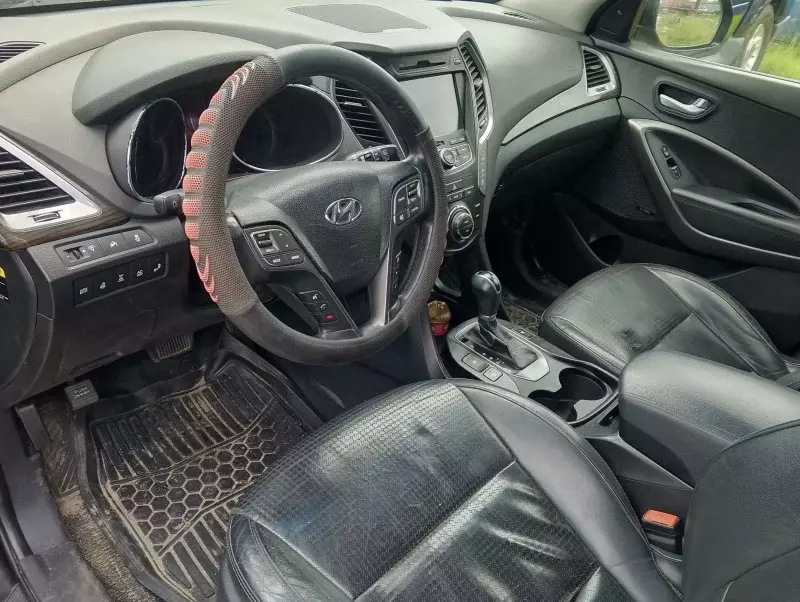 Hyundai Santa Fe   - 2014